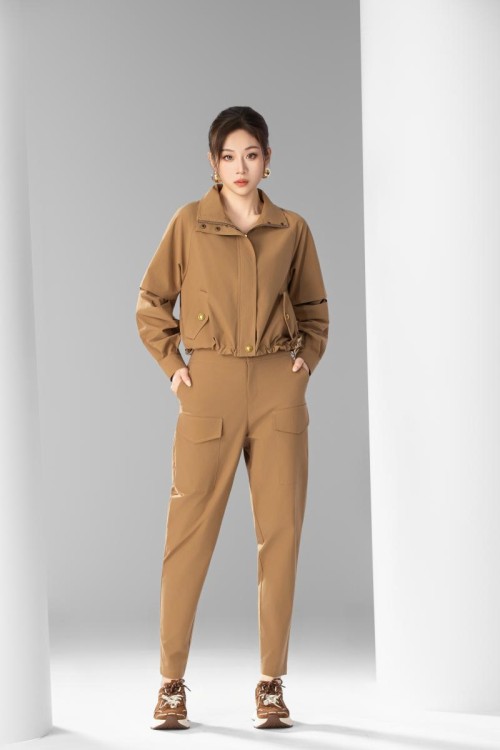 棕调率性工装夹克